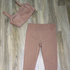 2 piece sports bra and legging set 🤎